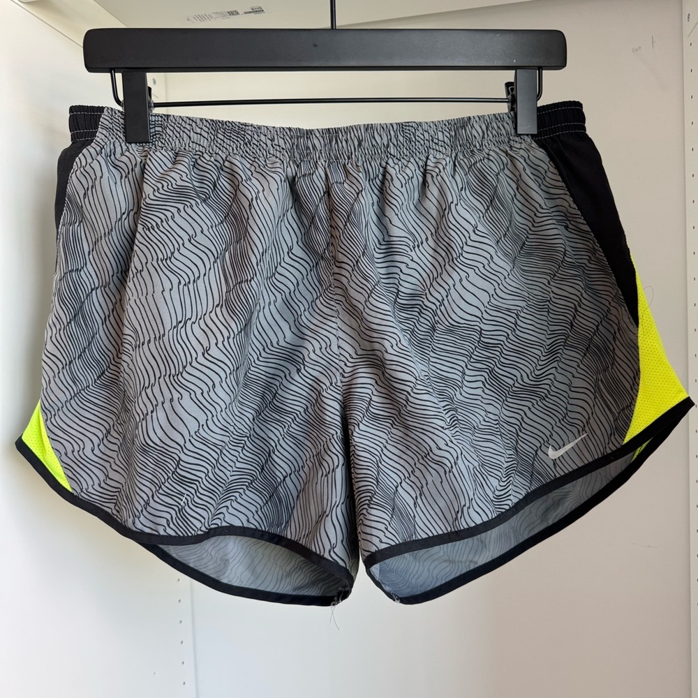 Nike Women's Grey Wave-Print Running Shorts with Neon Yellow Panels